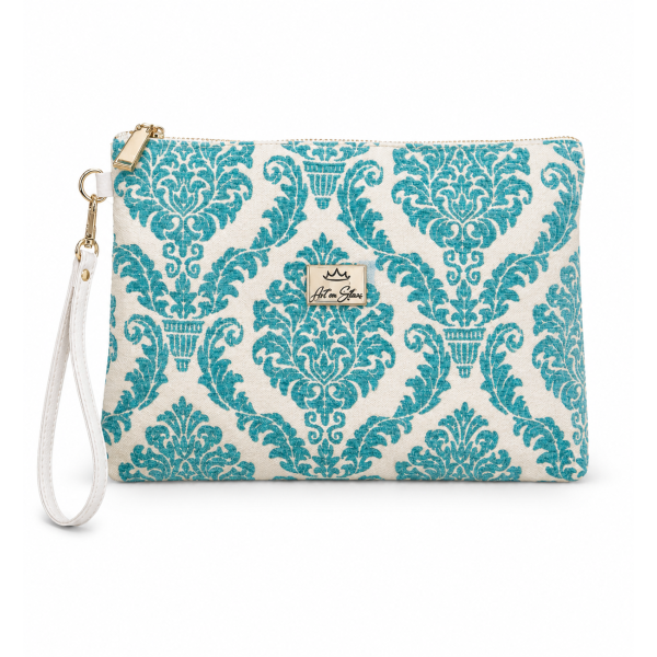 Art on stars Clutch