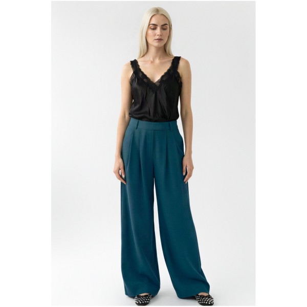 PANTS WITH PLEATS AND ELASTIC
